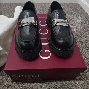 Gucci Women's Black and Silver Loafers